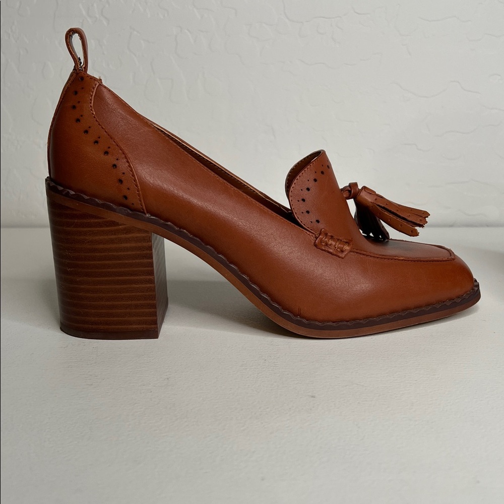 Vince Camuto Caiana Loafer in Cognac, Size 10 - Picture 2 of 11